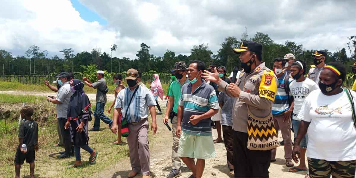 kapolres-mimika-motivasi-warga-mulia-kencana-berkebun-dan-beternak